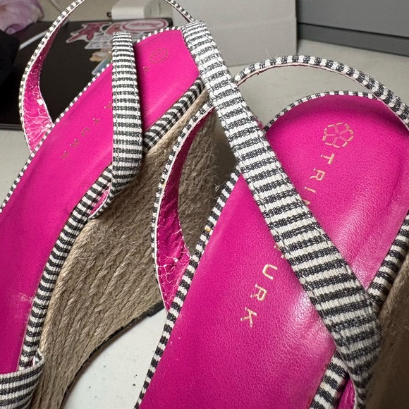 Trina Turk Pink Insole Striped Wedge Heel - Picture 2 of 4